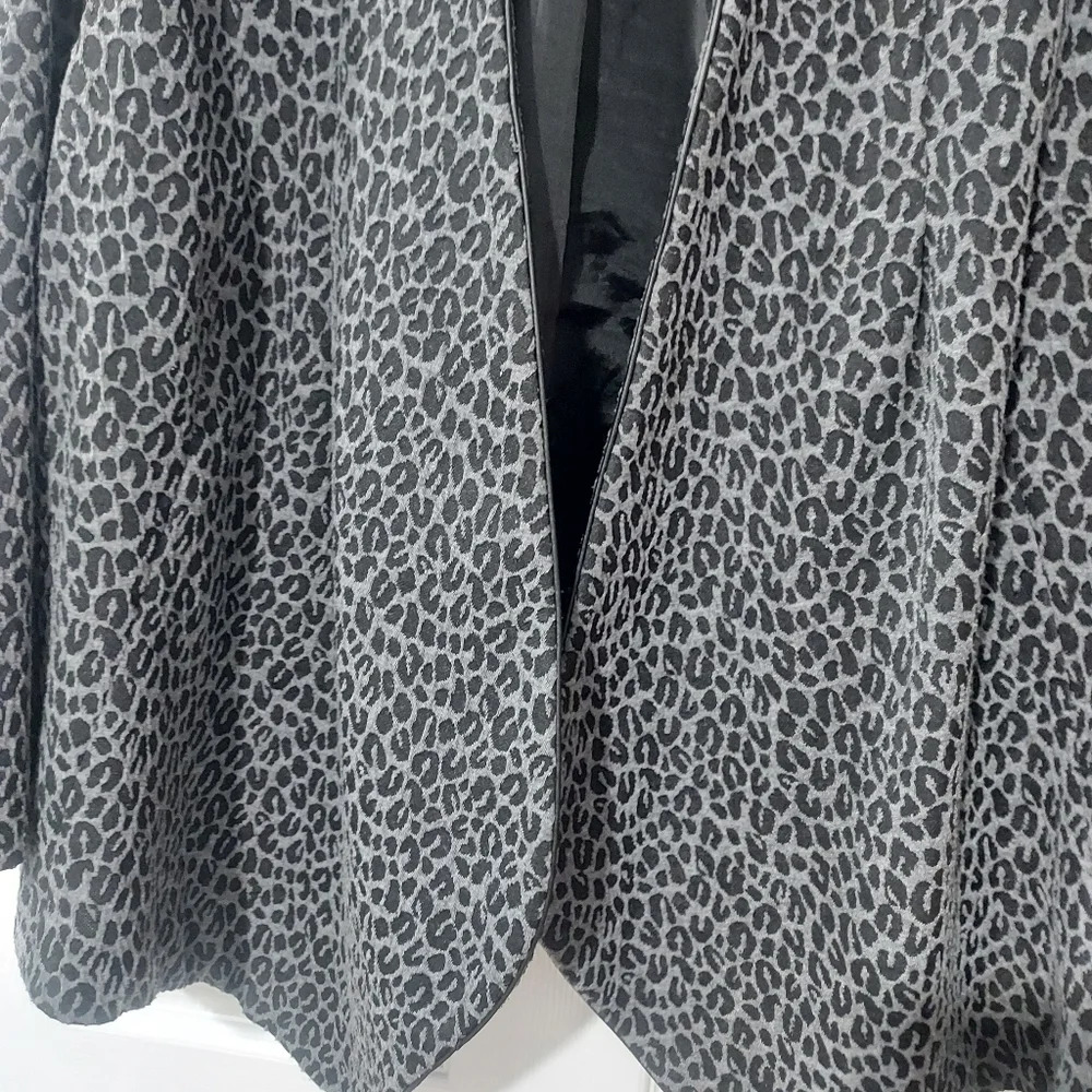 Elementz Gray And Black Leopard Print Open Front … - image 5